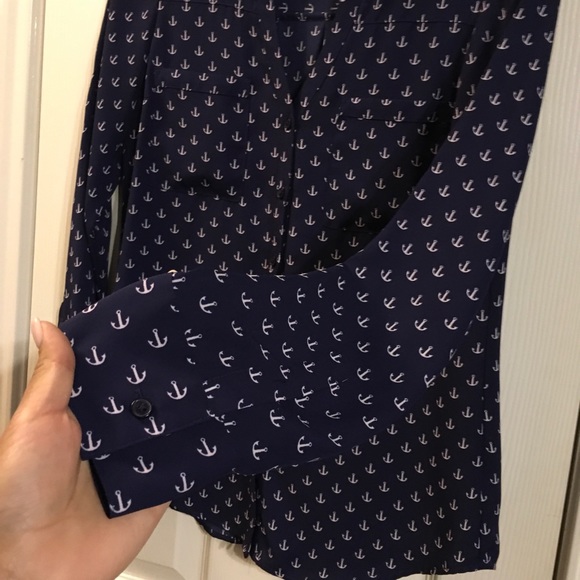 ⚓️EXPRESS button down top⚓️ - Picture 3 of 4